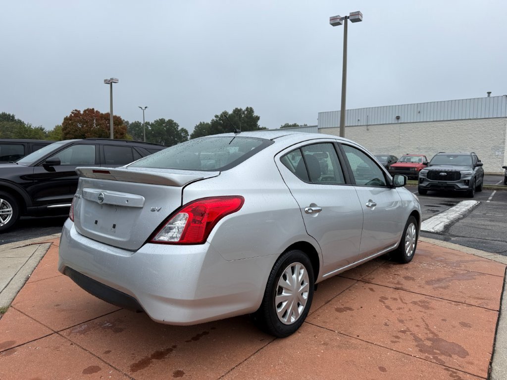 Used 2018 Nissan Versa SV FWD image 6