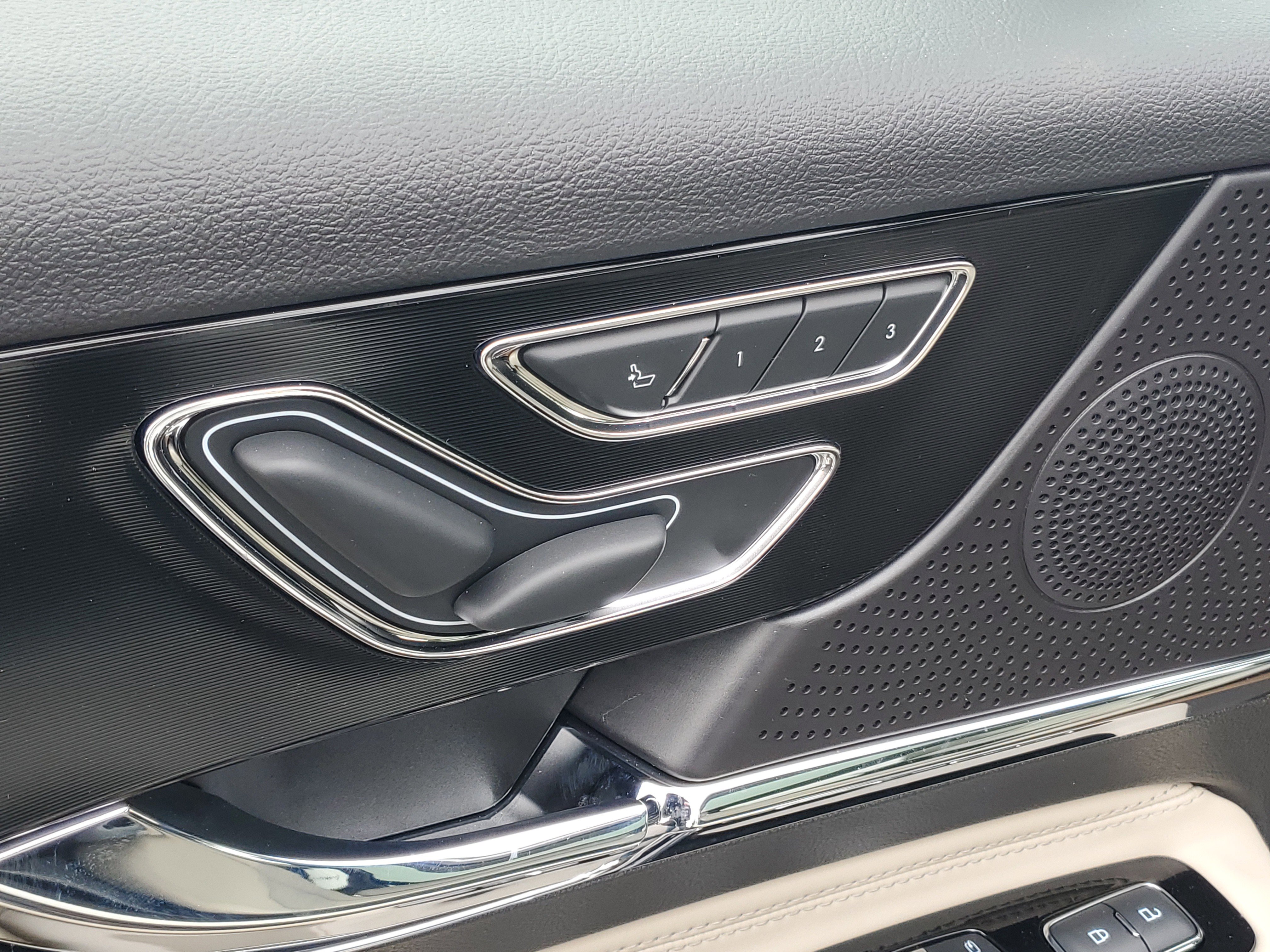 New 2026 Lincoln Corsair Premiere image 9