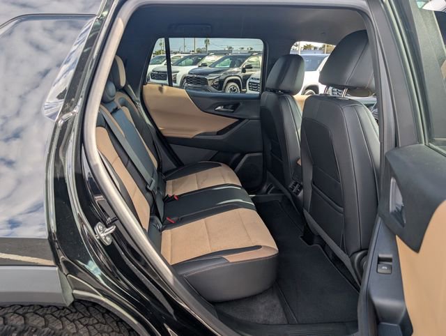 Used 2025 Chevrolet Equinox ACTIV w/ Safety and Technology Package image 17