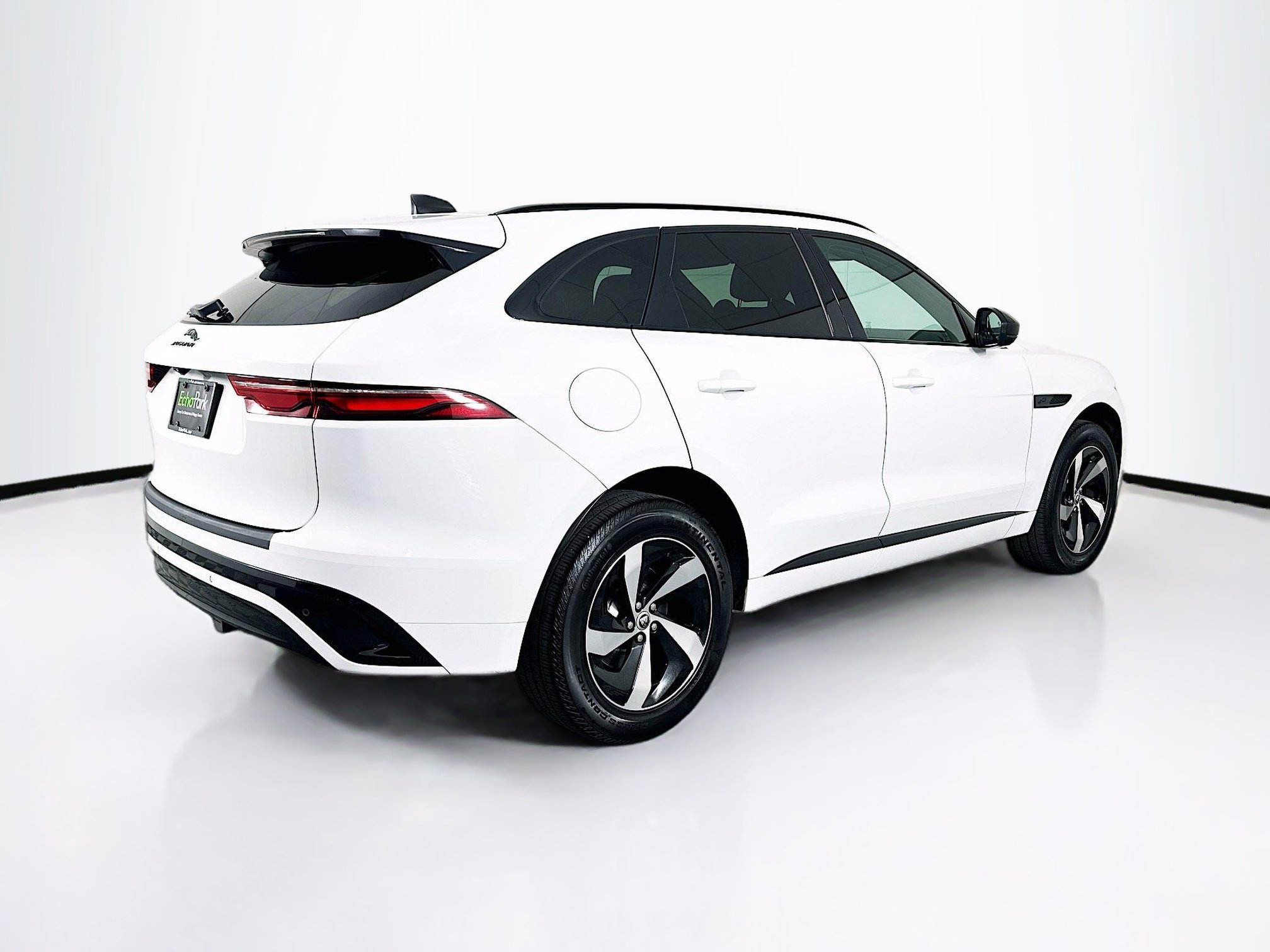 Used 2024 Jaguar F-PACE R-Dynamic S image 9