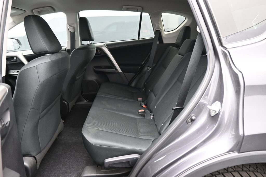 Used 2018 Toyota RAV4 LE w/ All Weather Liner Package AWD/4WD image 25