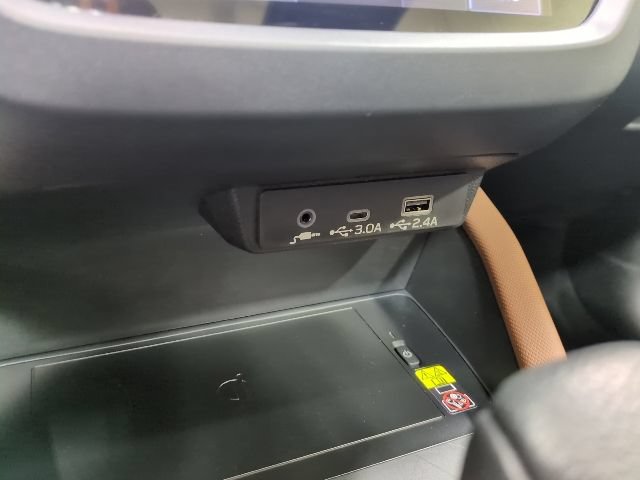 Used 2025 Subaru Forester Touring AWD/4WD image 11