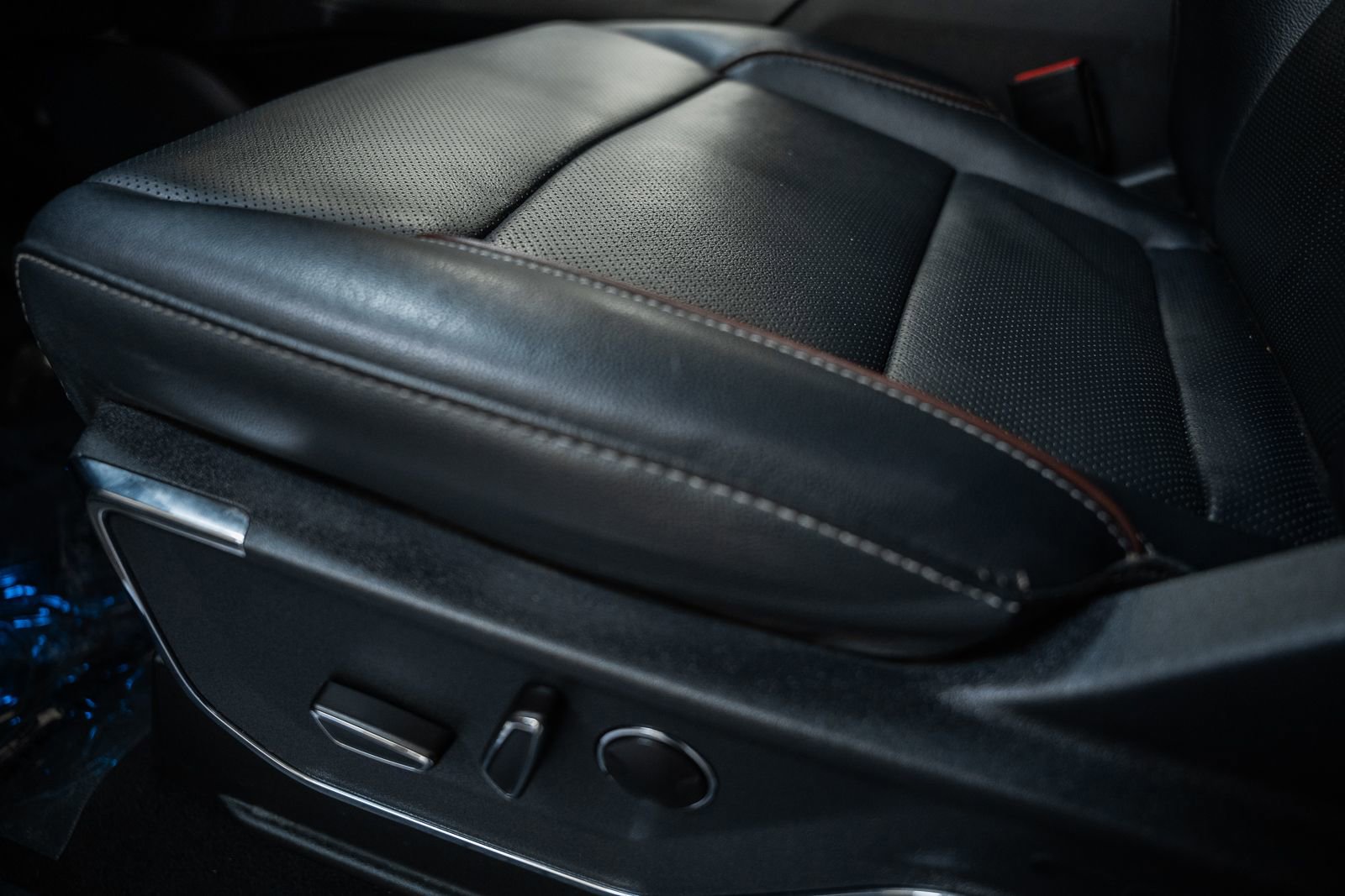 Certified 2023 Ford F150 Lariat w/ Equipment Group 502A High image 43