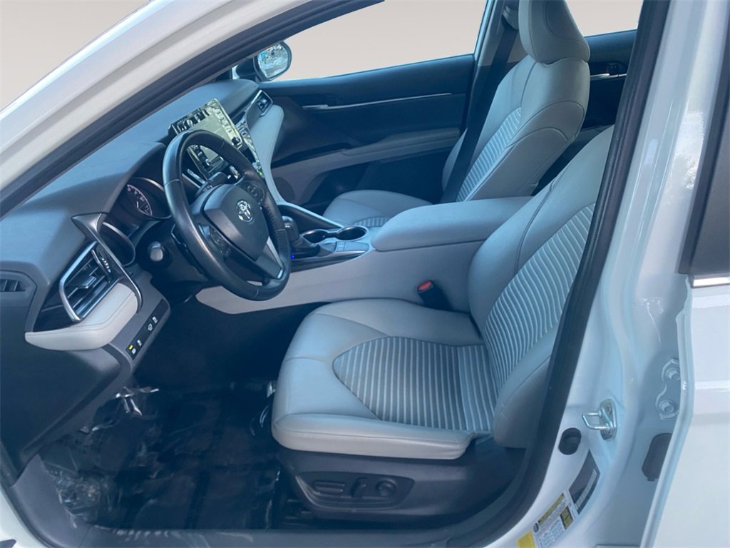 Used 2024 Toyota Camry SE w/ Convenience Package image 6
