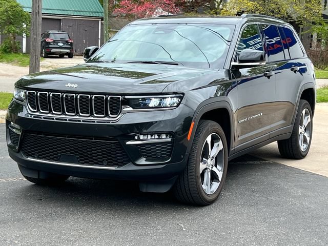 Used 2024 Jeep Grand Cherokee Limited w/ Luxury Tech Group II AWD/4WD image 50