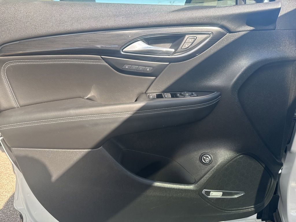 Used 2023 Buick Envision Essence w/ Technology Package I AWD/4WD image 8
