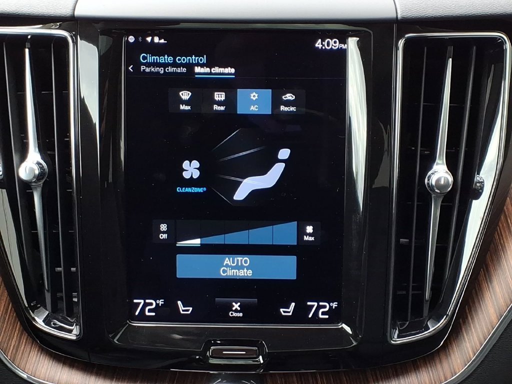 Used 2021 Volvo XC60 T5 Momentum w/ Climate Package AWD/4WD image 17