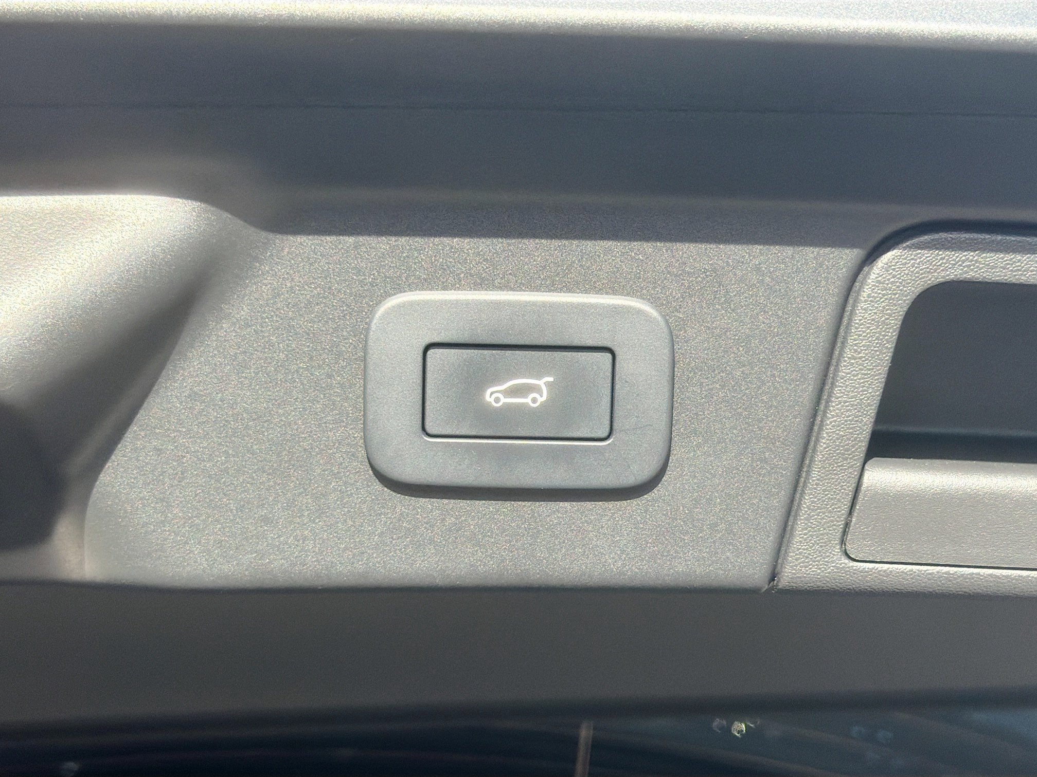 Used 2026 Land Rover Range Rover Velar Dynamic SE AWD/4WD image 13