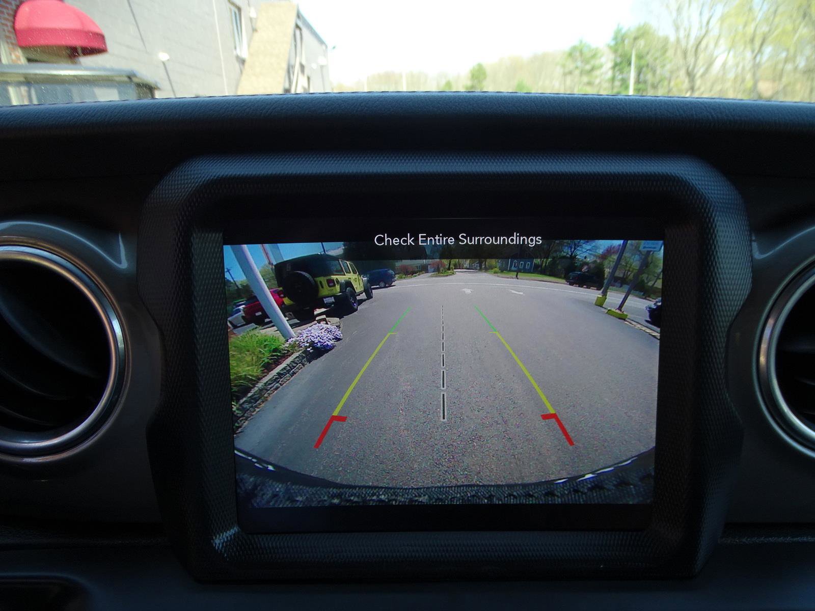 Used 2018 Jeep Wrangler Unlimited Sahara image 21