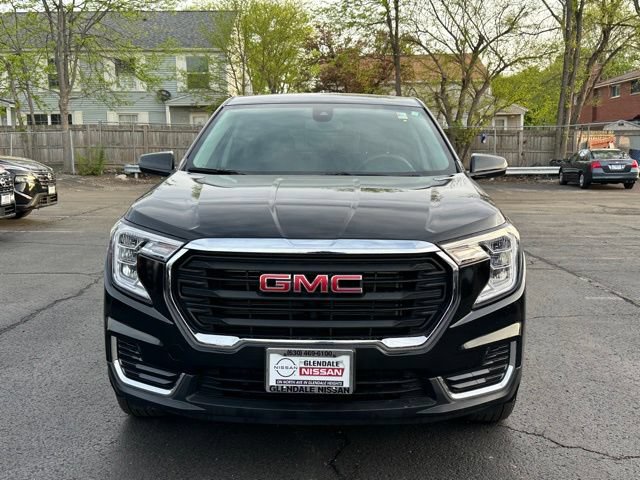 Used 2024 GMC Terrain SLE AWD/4WD image 2