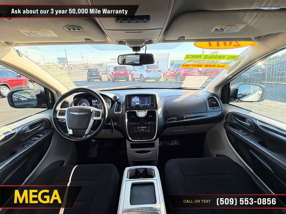 Used 2011 Chrysler Town & Country Touring FWD image 30