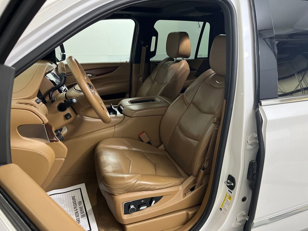 Used 2017 Cadillac Escalade Platinum image 19