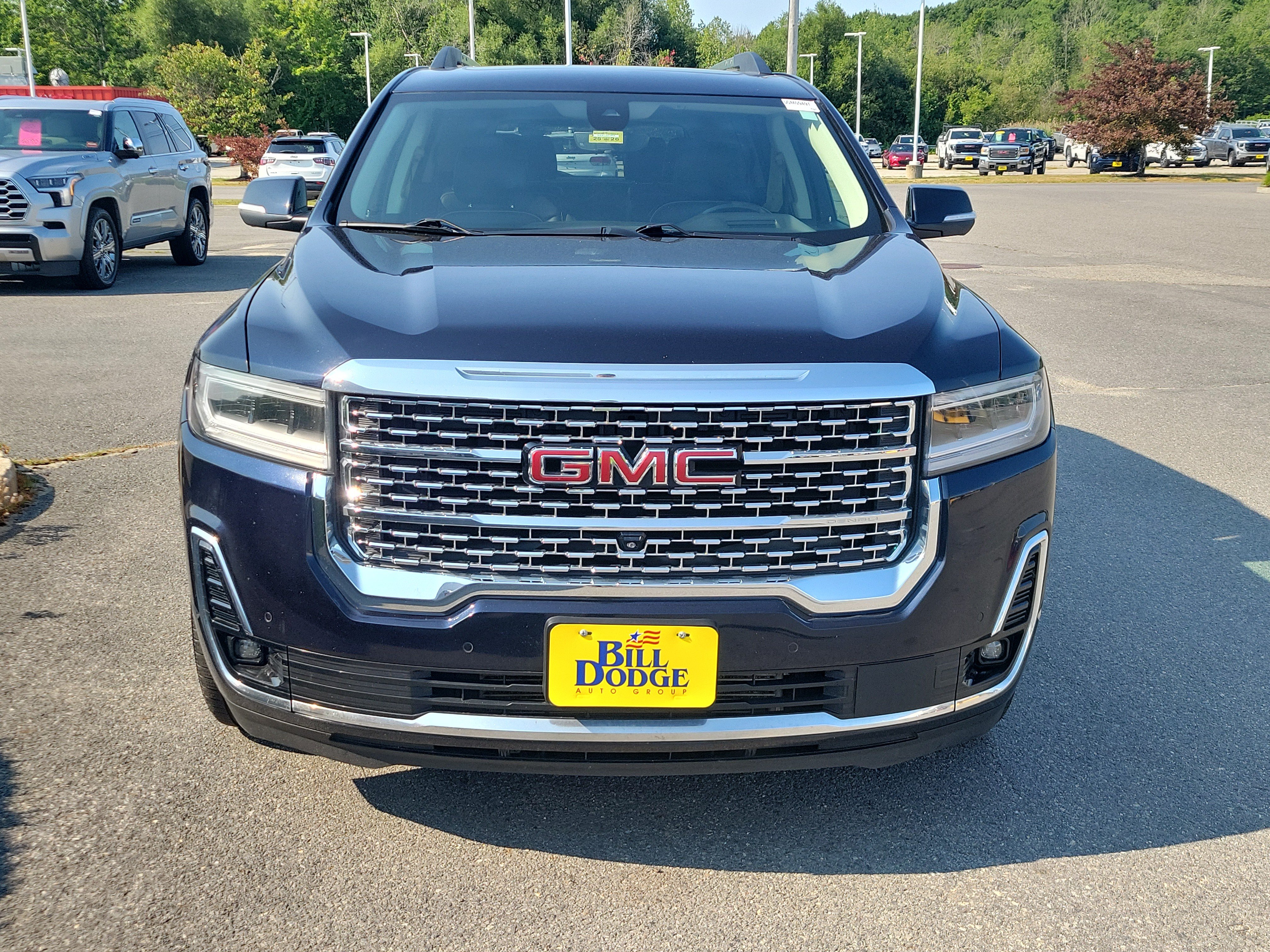 Used 2021 GMC Acadia Denali w/ Denali Ultimate Package AWD/4WD image 2