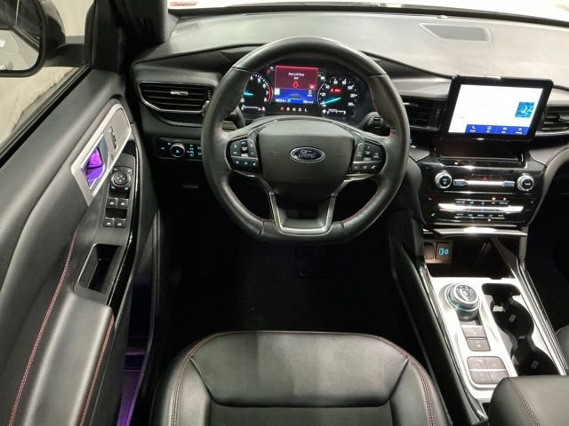 Used 2024 Ford Explorer ST-Line w/ Class IV Trailer Tow Package image 11