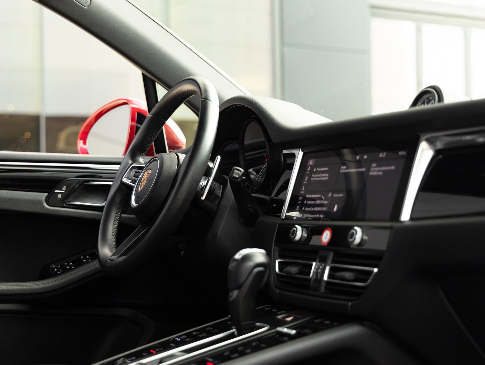 Certified 2024 Porsche Macan image 43