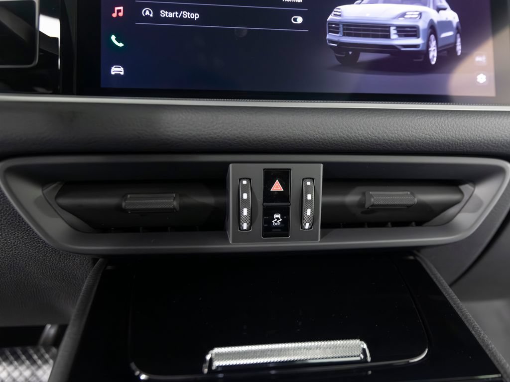 New 2026 Porsche Cayenne Coupe AWD/4WD image 27