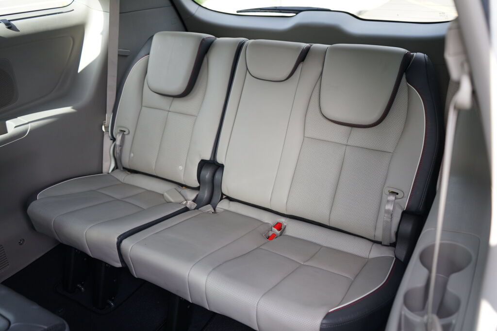 Used 2015 Kia Sedona EX FWD image 19