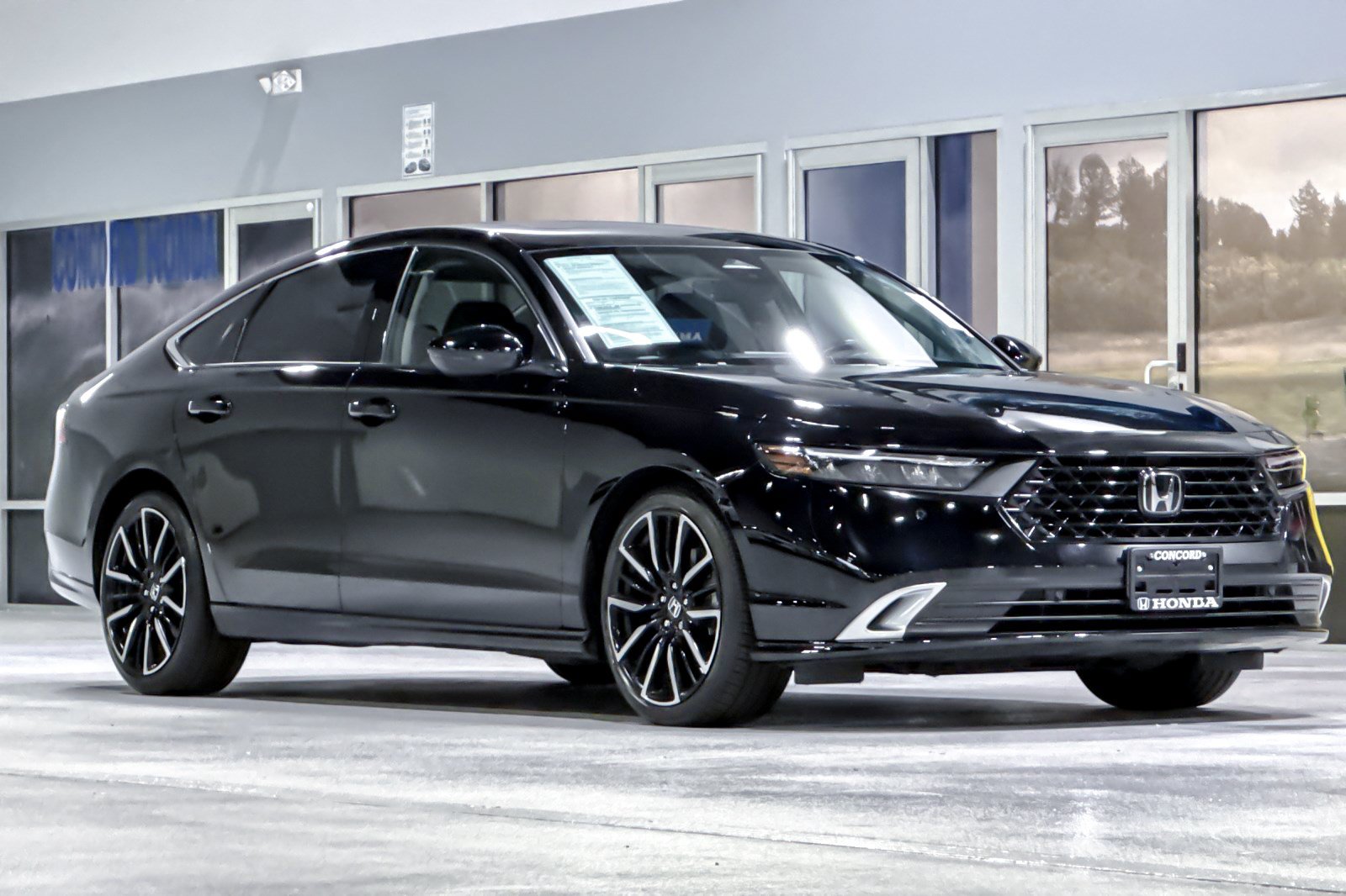 Used 2024 Honda Accord Touring image 7
