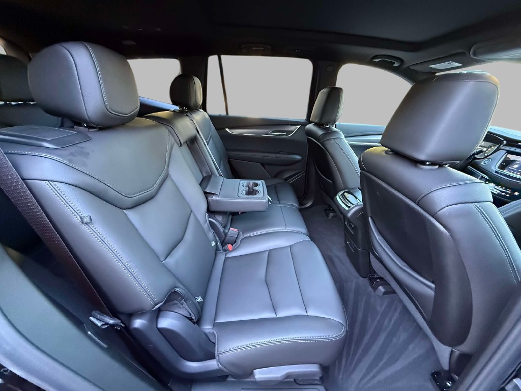 Certified 2025 Cadillac XT6 Luxury AWD/4WD image 16