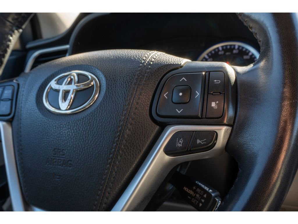 Used 2019 Toyota Highlander XLE image 28