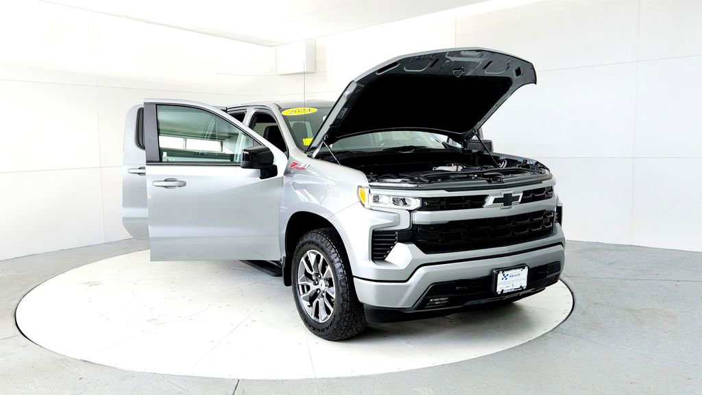 Used 2024 Chevrolet Silverado 1500 RST w/ Convenience Package II AWD/4WD image 9