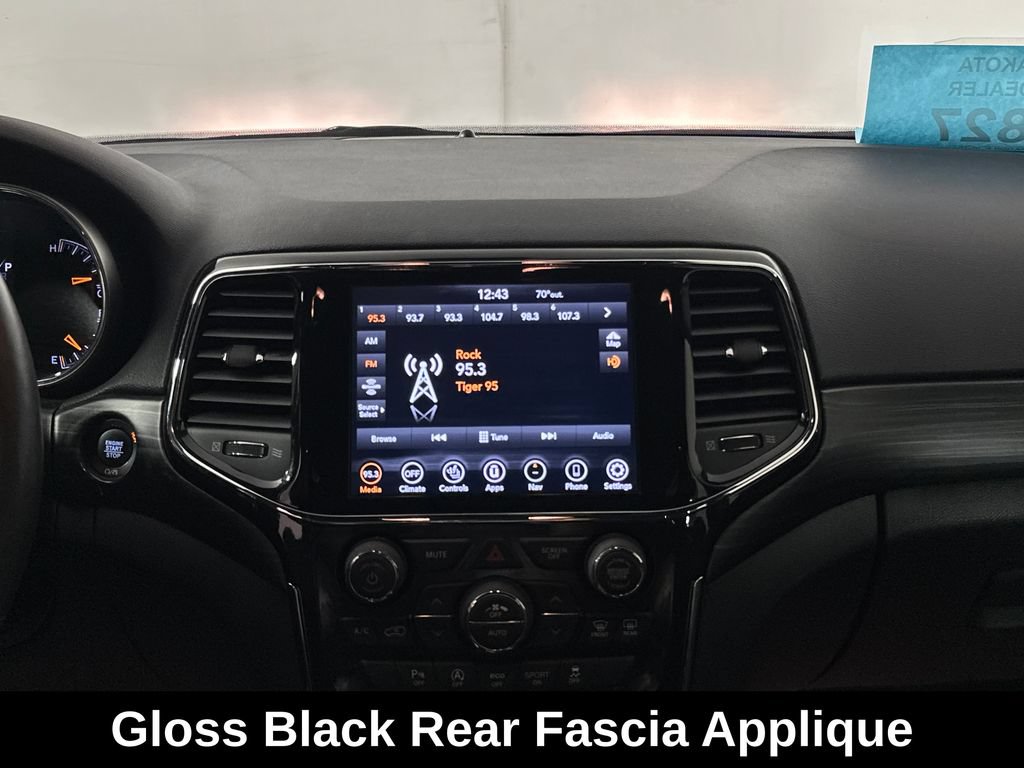 Used 2022 Jeep Grand Cherokee Laredo X AWD/4WD image 24