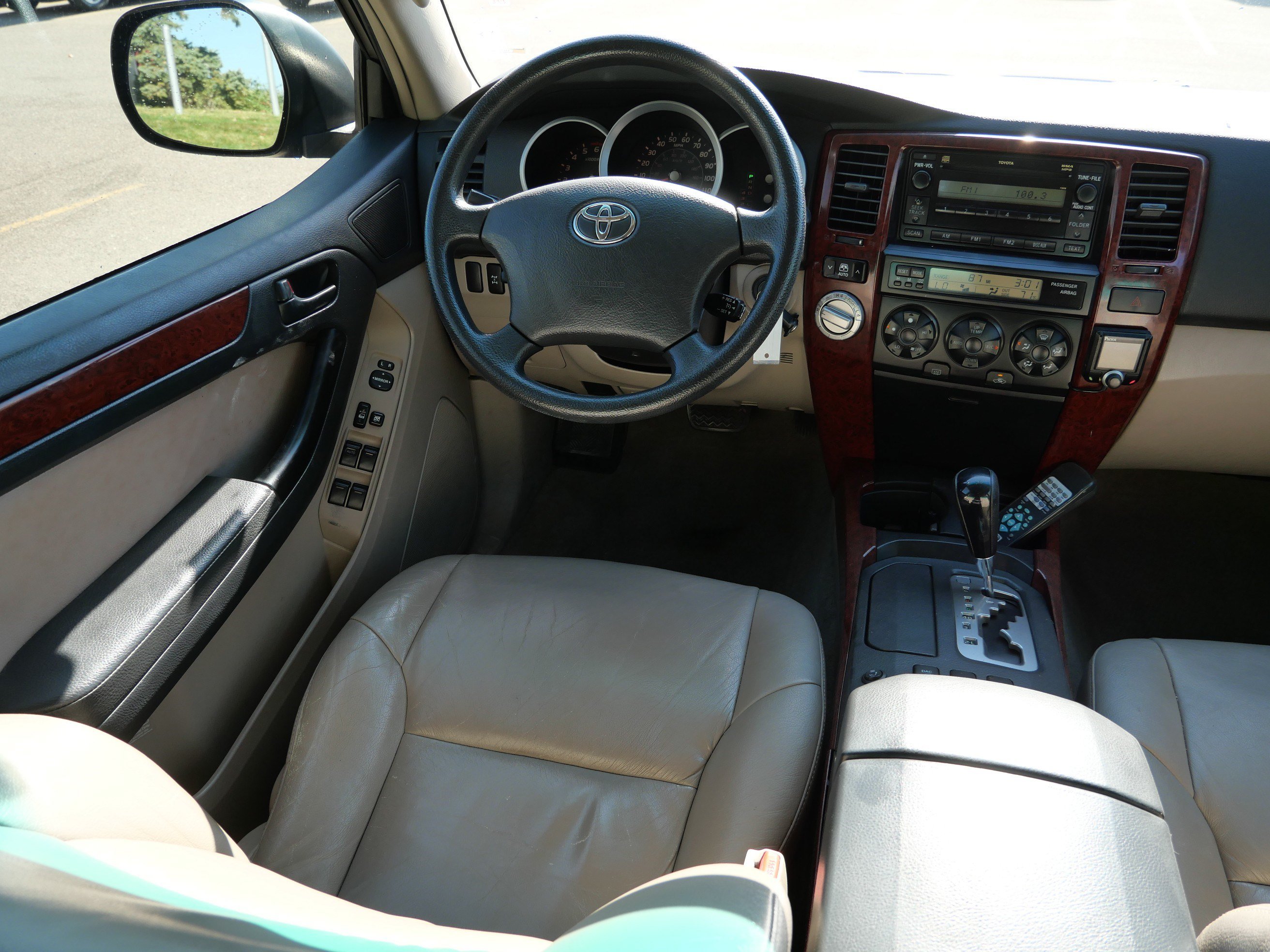 Used 2007 Toyota 4Runner SR5 AWD/4WD image 9