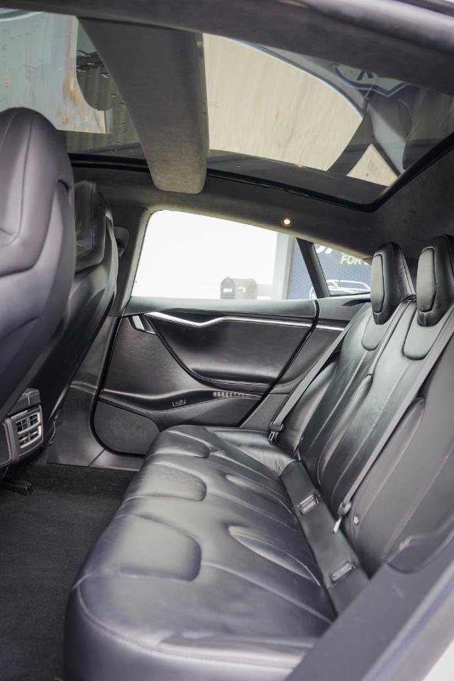 Used 2016 Tesla Model S 70 image 16