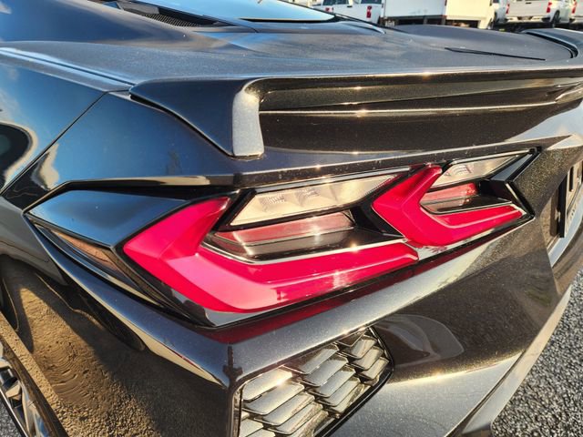 Used 2024 Chevrolet Corvette Stingray Preferred Cpe w/ Body-Color Dual Roof Package RWD image 8
