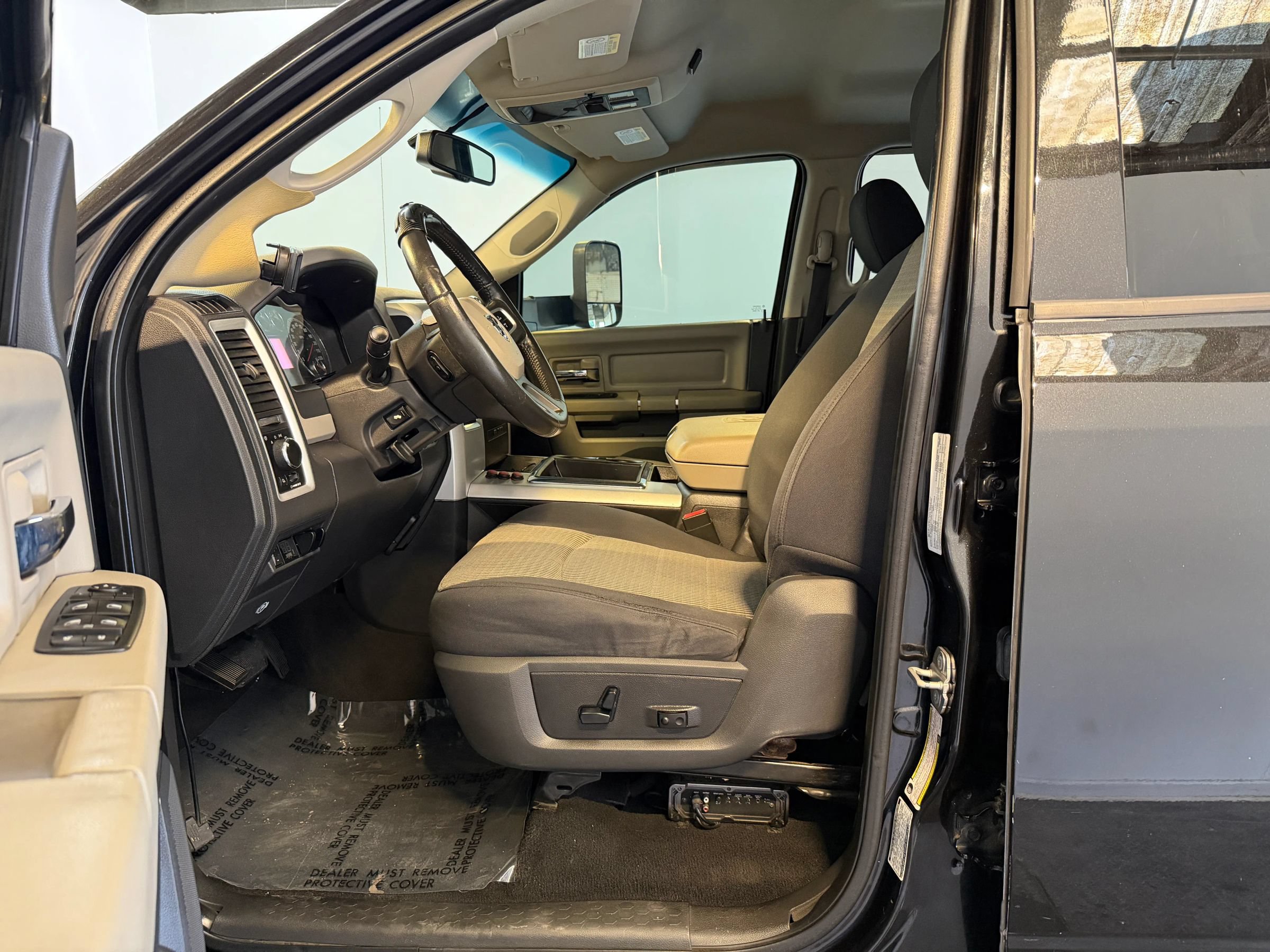 Used 2010 Dodge Ram 2500 Truck SLT w/ Technology Group AWD/4WD image 12