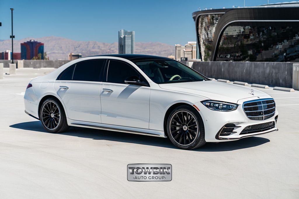 Used 2025 Mercedes-Benz S 580e 4MATIC Sedan image 3