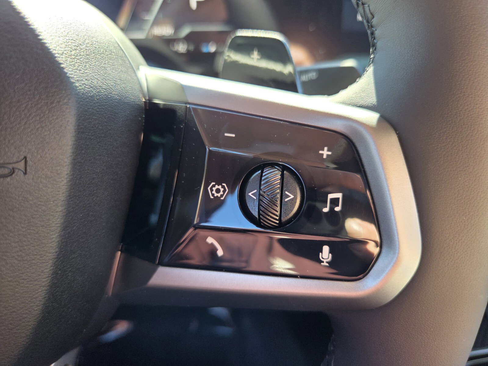 Used 2026 BMW 530i w/ M Sport Package image 26