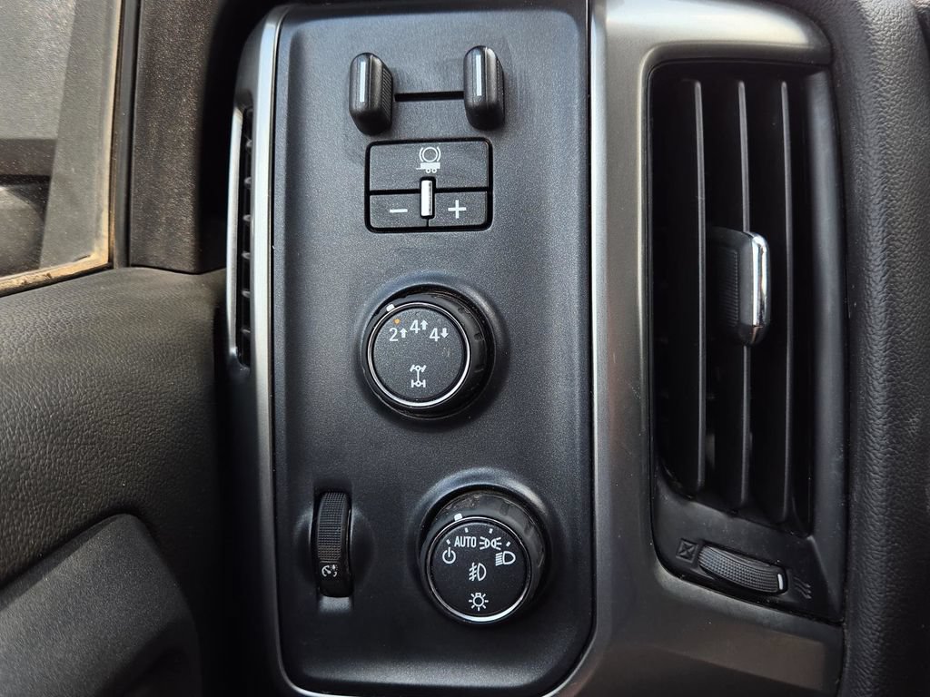 Used 2019 Chevrolet Silverado 2500 LT w/ Texas Edition AWD/4WD image 16