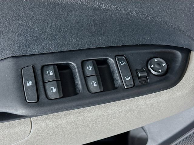 Used 2024 Hyundai Venue SEL image 14