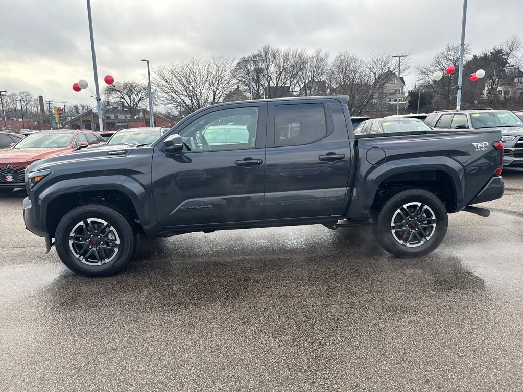 Used 2025 Toyota Tacoma TRD Sport image 4