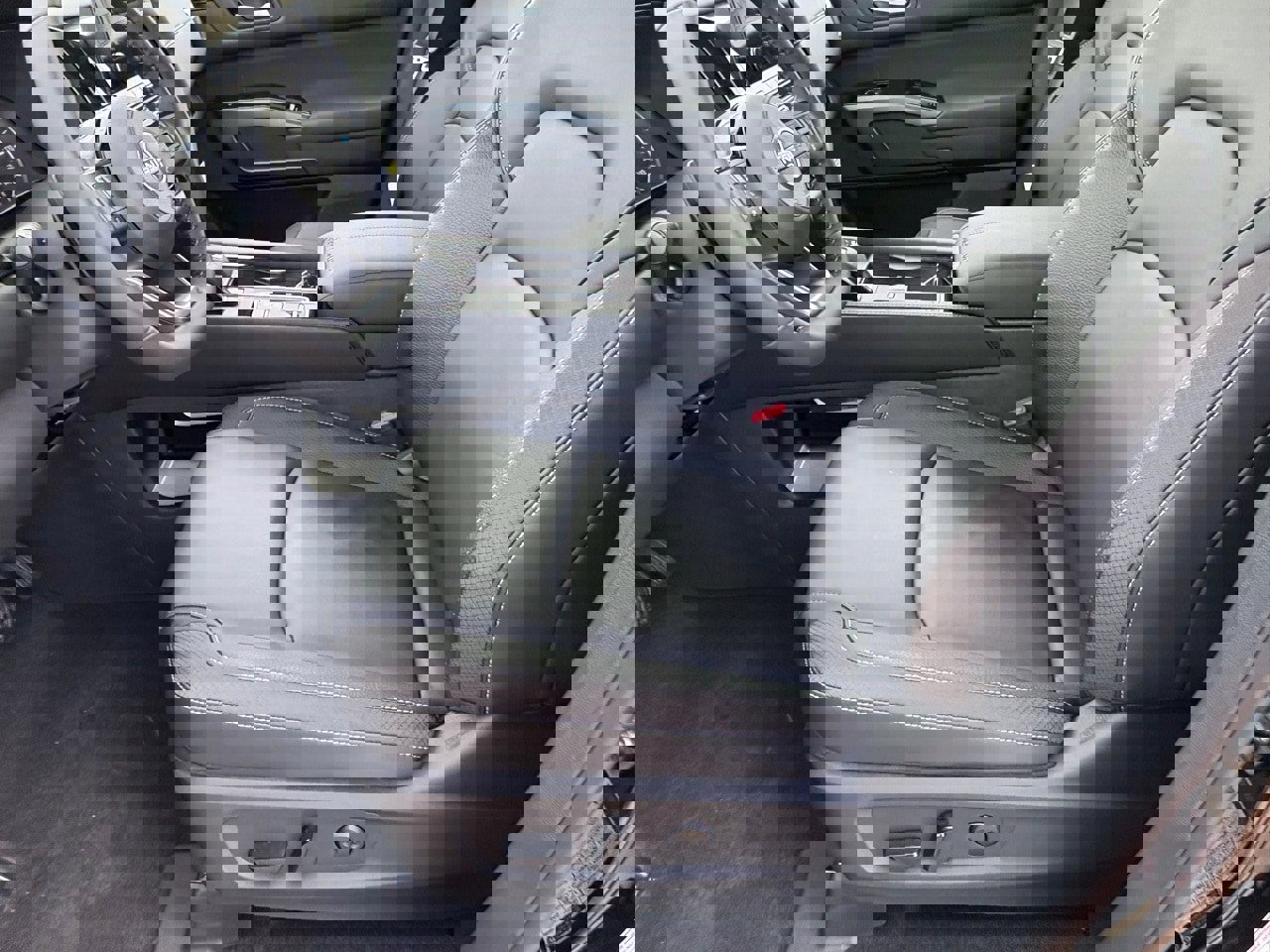 New 2025 Nissan Pathfinder SL w/ SL Premium Package image 18