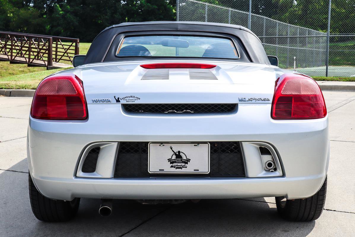 Used 2003 Toyota MR2 image 11