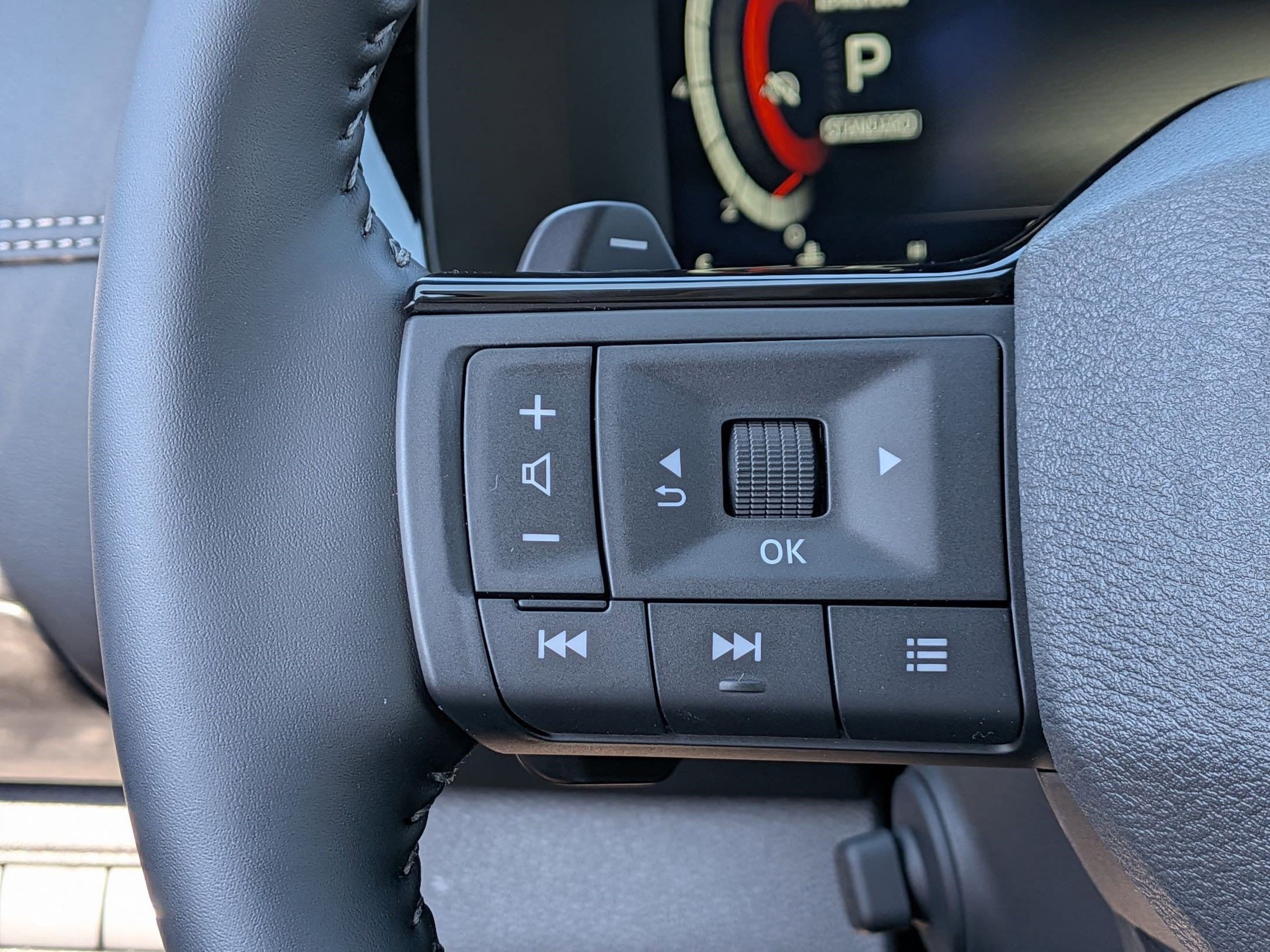 New 2026 Nissan Pathfinder Platinum FWD image 16