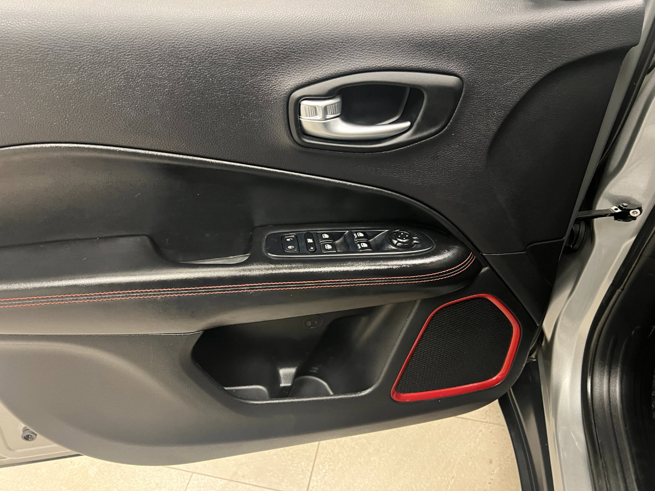 Used 2021 Jeep Compass Trailhawk w/ Convenience Group image 56