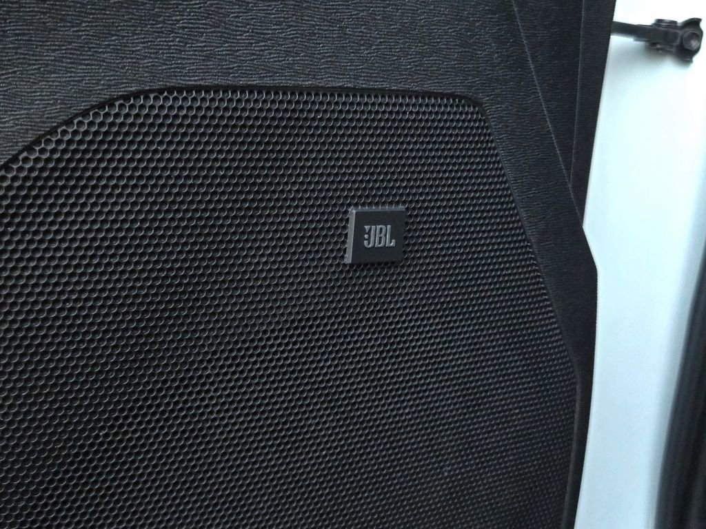 Used 2017 Toyota Sienna Limited image 12