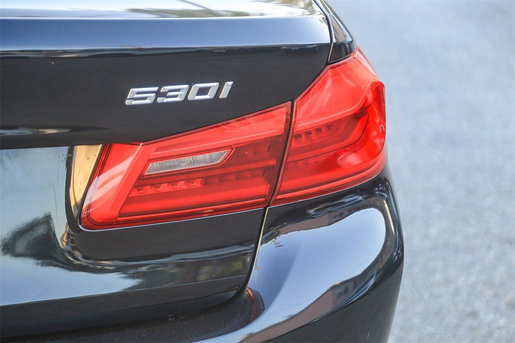 Used 2019 BMW 530i xDrive w/ Convenience Package image 9
