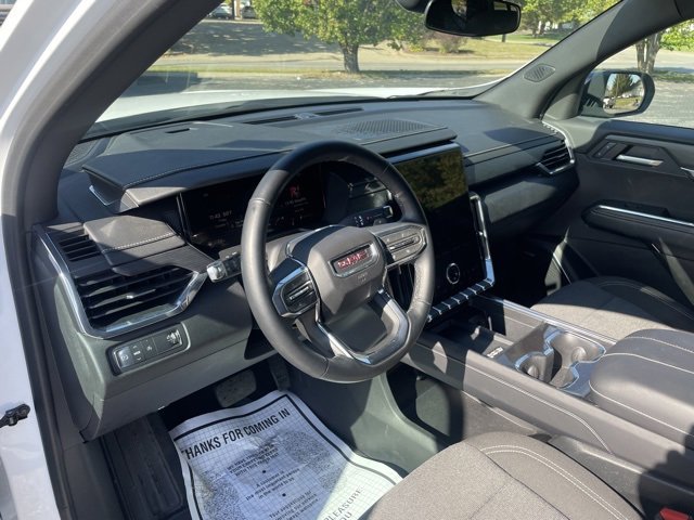 Used 2025 GMC Acadia Elevation image 14