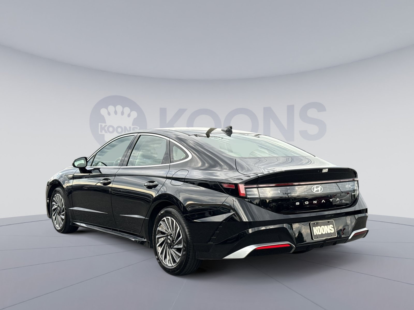 Used 2025 Hyundai Sonata SEL FWD image 4