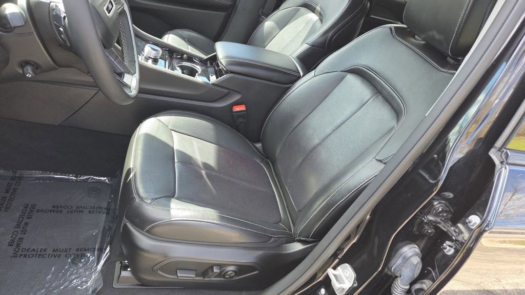 Used 2023 Jeep Grand Cherokee L Limited w/ Luxury Tech Group II image 37