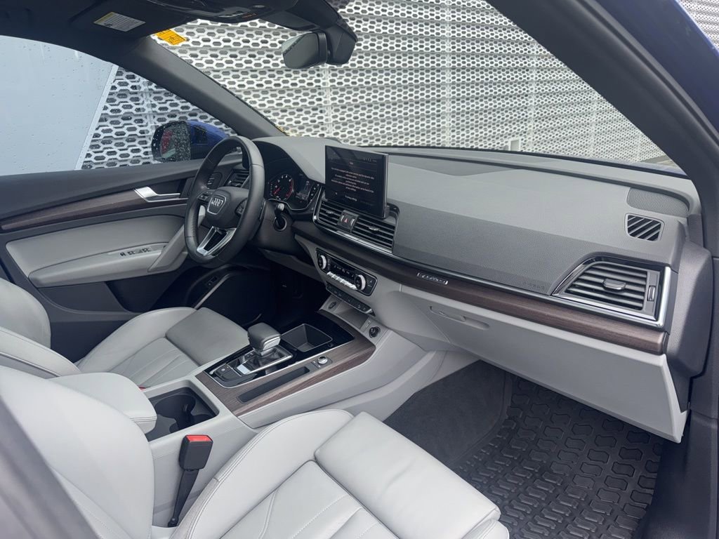 Used 2023 Audi Q5 2.0T Premium w/ Convenience Package image 22