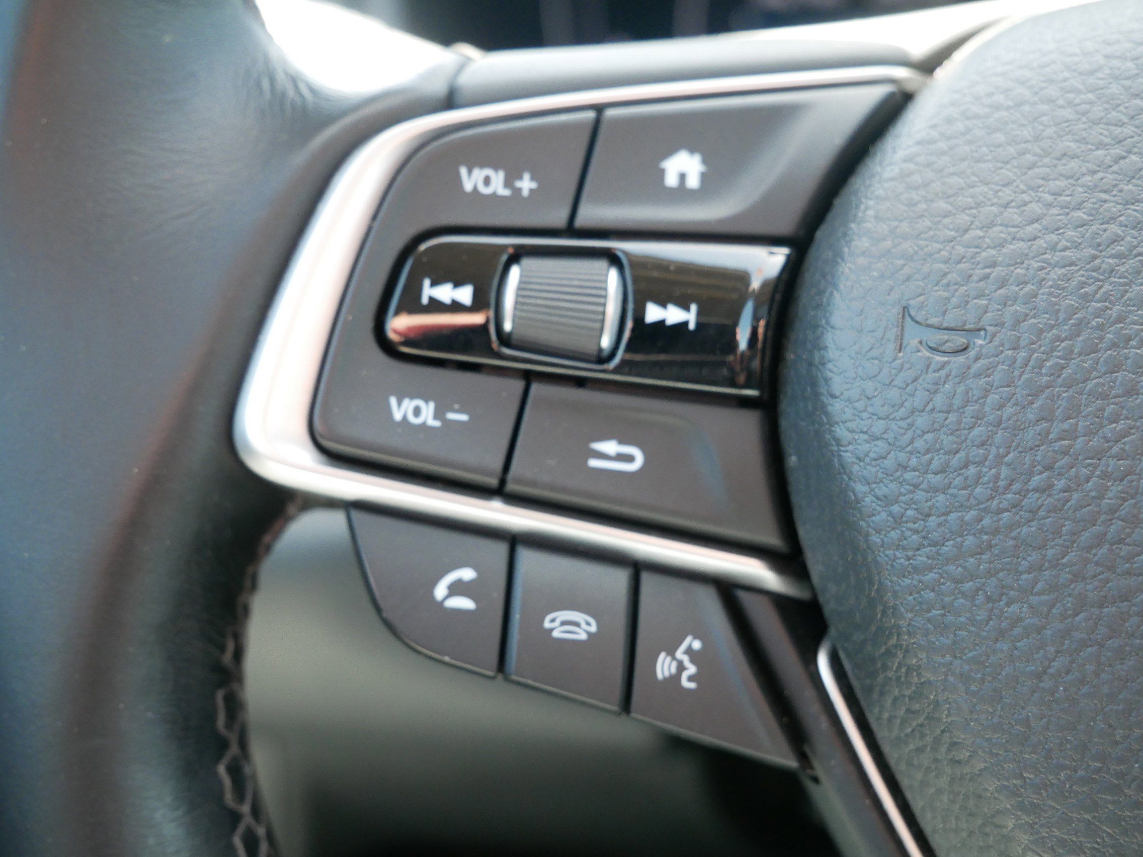 Used 2018 Honda Accord EX-L image 31