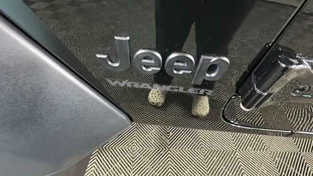 Used 2023 Jeep Wrangler Unlimited Sport w/ Cold Weather Group AWD/4WD image 10