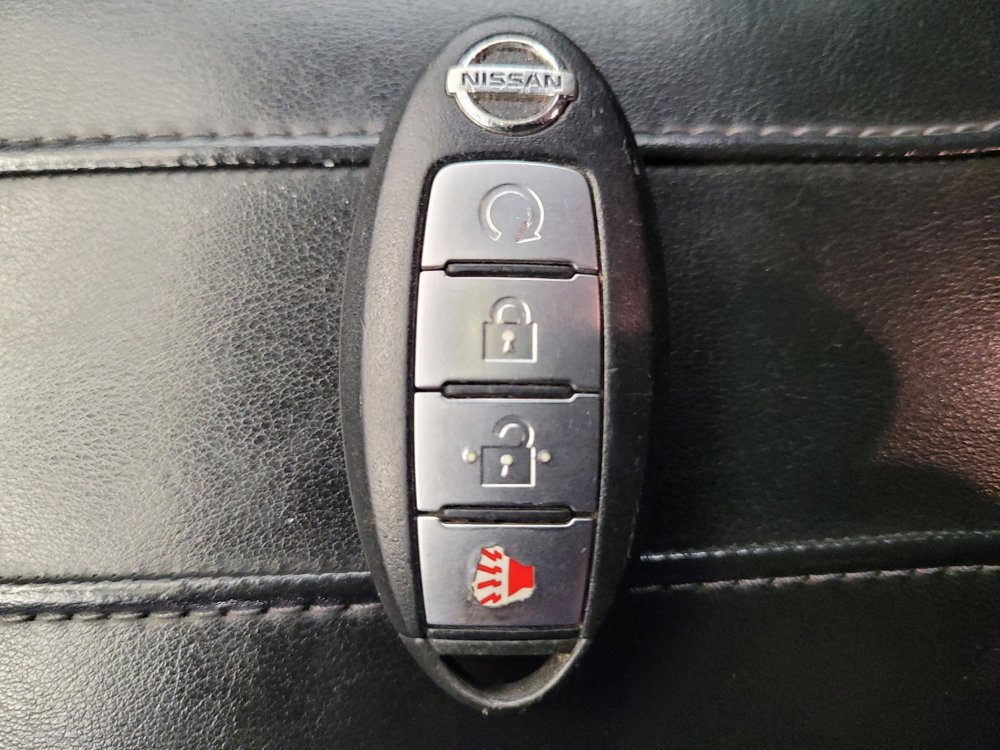 Used 2017 Nissan Rogue SV w/ Midnight Edition Package image 32