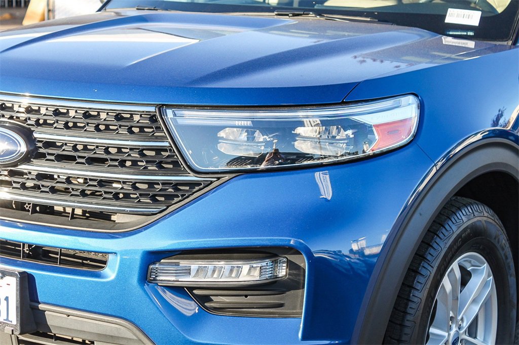 Used 2022 Ford Explorer XLT w/ Equipment Group 202A image 4