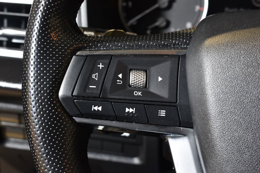 Used 2024 Mitsubishi Outlander SE Black Edition image 18